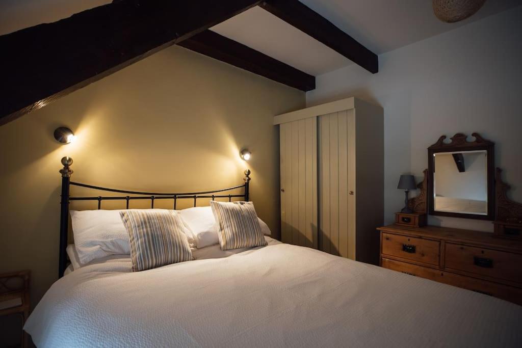 Barn Cottage - Family-Friendly Cottage With Heated Indoor Pool Haverfordwest Exterior photo