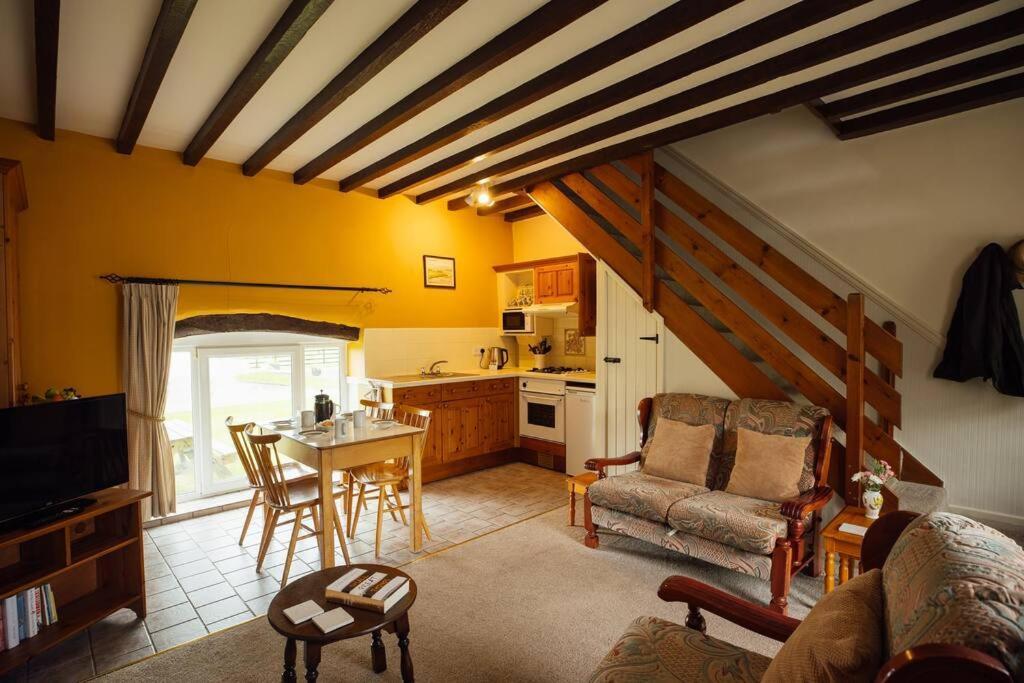 Barn Cottage - Family-Friendly Cottage With Heated Indoor Pool Haverfordwest Exterior photo